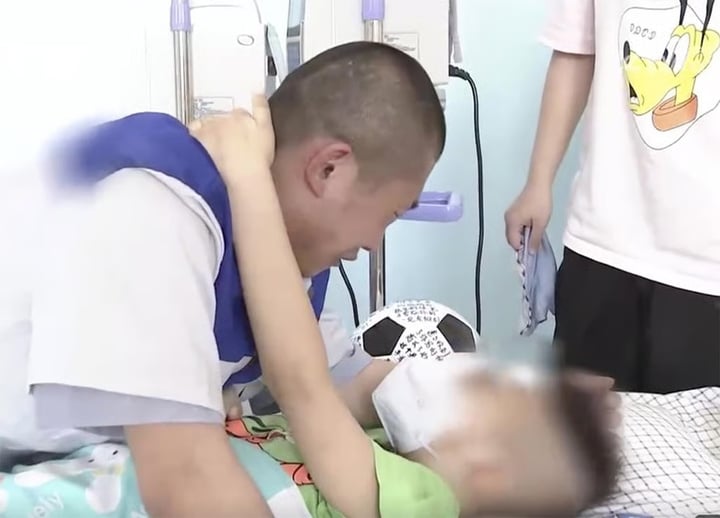 Cha ăn trộm để có tiền chữa ung thư cho con, con mất khi cha đang ở tù - Ảnh 2. Cha ăn trộm để có tiền chữa ung thư cho con, con mất khi cha đang ở tù - Ảnh 2.