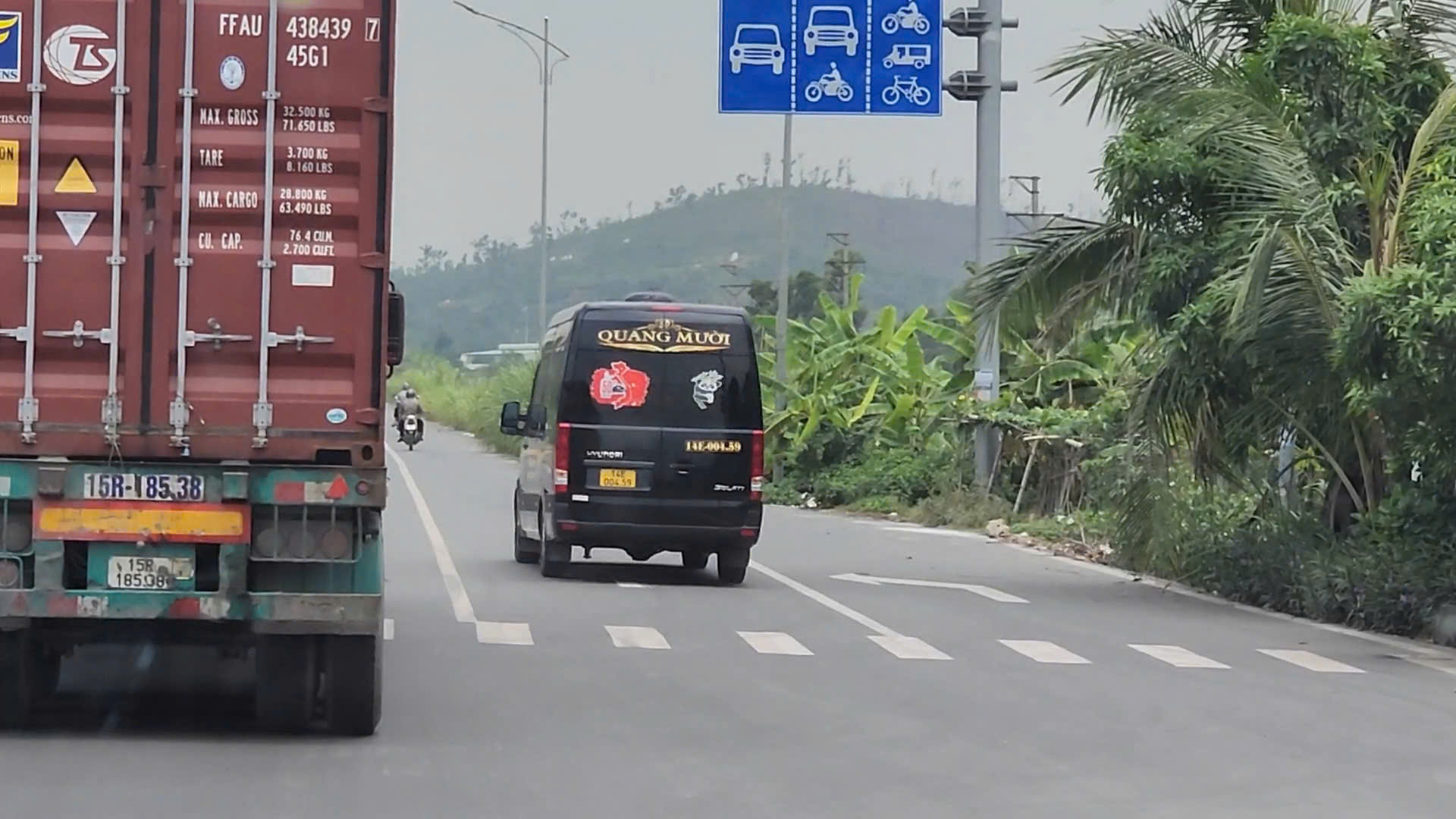 Nhà xe Quang Mười ở Quảng Ninh bị 'tố' chạy ẩu, dừng đón trả khách và chèn ép xe khác- Ảnh 6.