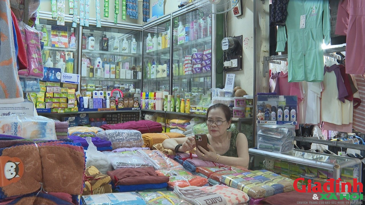 Chợ truyền thống vắng khách, tiểu thương buồn thiu như chợ chiều - Ảnh 8.
