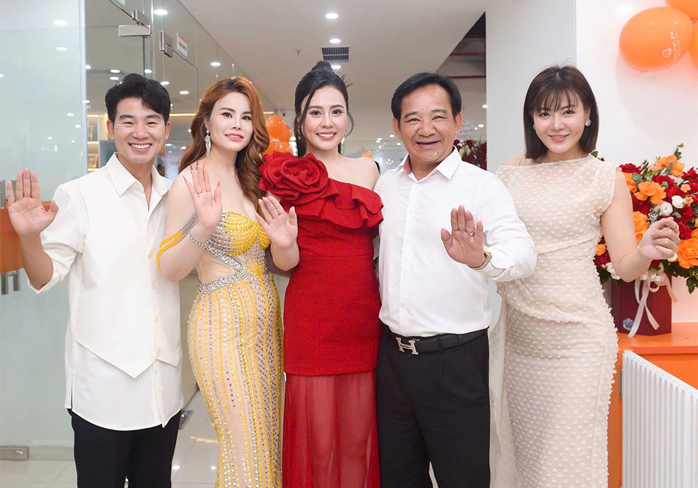 Hoa hậu Phan Kim Oanh bất ngờ với vai trò mới- Ảnh 2.