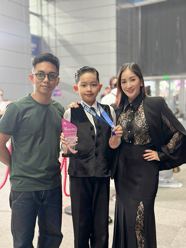 Con trai Khánh Thi vừa tròn 10 tuổi đã là nhân tài dance sport, theo bố mẹ thi đấu khắp thế giới - Ảnh 3. Con trai Khánh Thi vừa tròn 10 tuổi đã là nhân tài dance sport, theo bố mẹ thi đấu khắp thế giới - Ảnh 3.