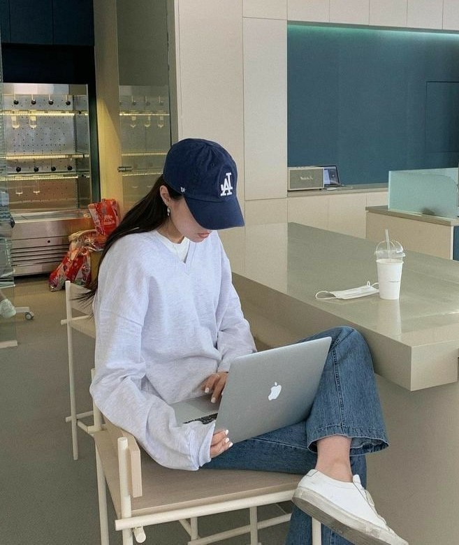 Bức ảnh sạp rau của mẹ cùng dòng tâm sự nhói lòng: “Mình thất nghiệp, mình không nuôi nổi mẹ” - Ảnh 4. Bức ảnh sạp rau của mẹ cùng dòng tâm sự nhói lòng: “Mình thất nghiệp, mình không nuôi nổi mẹ” - Ảnh 4.