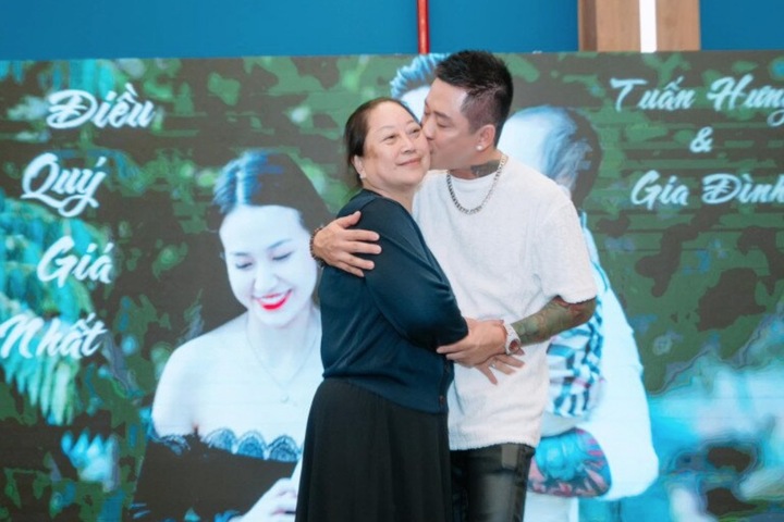 Người phụ nữ đặc biệt của Tuấn Hưng: Quá khứ vất vả, sẵn sàng bán nhà vì con - Ảnh 3.