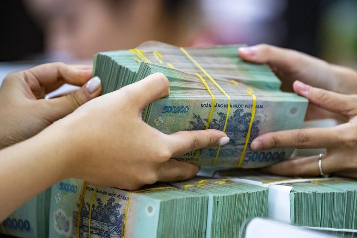 Lãi suất BIDV, Agribank, Vietcombank, Vietinbank mới nhất: Gửi tiết kiệm 400 triệu đồng ở BIDV nhận lãi bao nhiêu? - Ảnh 2. Lãi suất BIDV, Agribank, Vietcombank, Vietinbank mới nhất: Gửi tiết kiệm 400 triệu đồng ở BIDV nhận lãi bao nhiêu? - Ảnh 2.