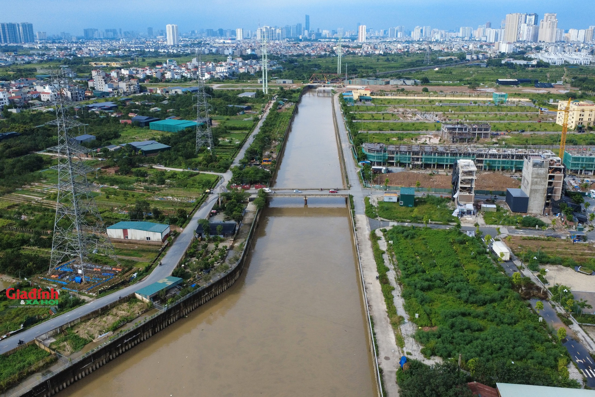 Hà Nội: Mưa như trút nước, trạm bơm nghìn tỷ hoạt động ra sao?- Ảnh 2.