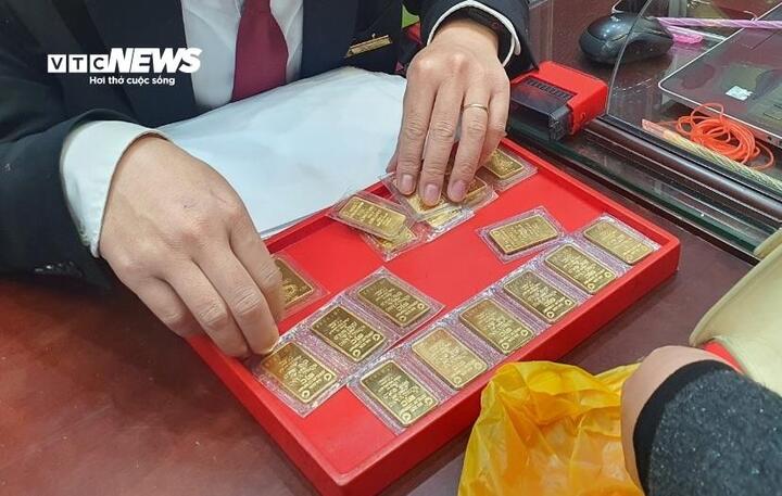 Giá vàng hôm nay 24/7: Vàng SJC, vàng nhẫn giảm mạnh- Ảnh 2. Giá vàng hôm nay 24/7: Vàng SJC, vàng nhẫn giảm mạnh- Ảnh 2.