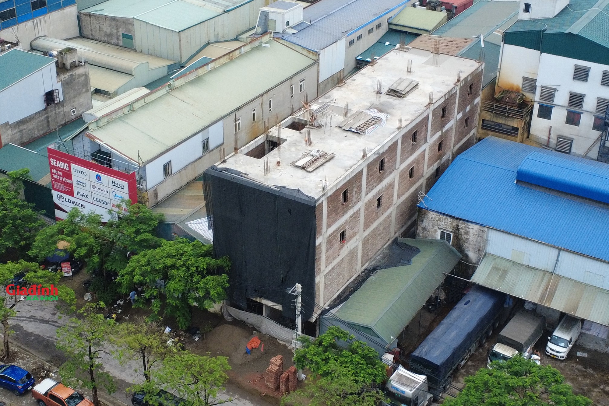 Hà Nội: Biệt thự, nhà cao tầng 'mọc' trái phép trong cụm công nghiệp làng nghề- Ảnh 6. Hà Nội: Biệt thự, nhà cao tầng 'mọc' trái phép trong cụm công nghiệp làng nghề- Ảnh 6.