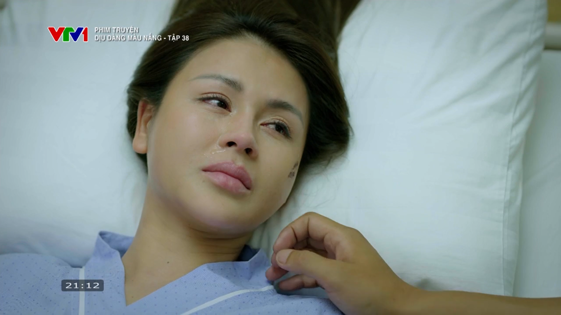 'Dịu dàng màu nắng' tập mới nhất: Xóm trọ tan nát vì Thảo, Xuân tự ti khi yêu sếp Phong - Ảnh 1. Dịu dàng màu nắng - Tập 38: Thảo khiến cả xóm trọ tan nát rồi bỏ đi - Ảnh 1.