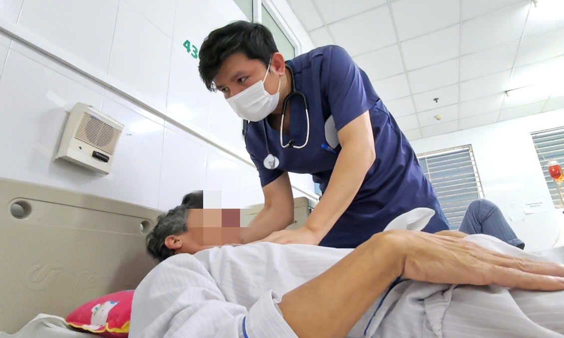 Hai người viêm màng não, điếc vĩnh viễn do món 'khoái khẩu' của nhiều đàn ông Việt- Ảnh 1.