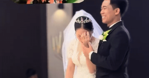 Cô dâu Việt òa khóc trong đám cưới ở Hàn Quốc vì món quà chú rể giấu kín