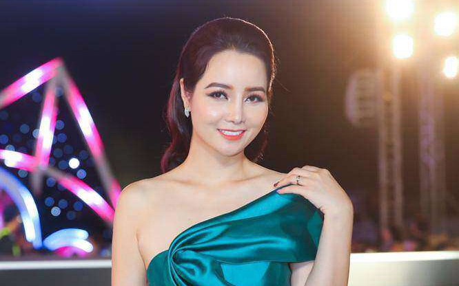 i-thu-huyen-lo-mui-xieu-veo-nghi-bien-chung-hau-phau-thuat-mai-thu-huyen-5-4-4480-78-width666height1000-1753520628293-175352-71-0-487-666-crop-17535219061561940092369.jpg