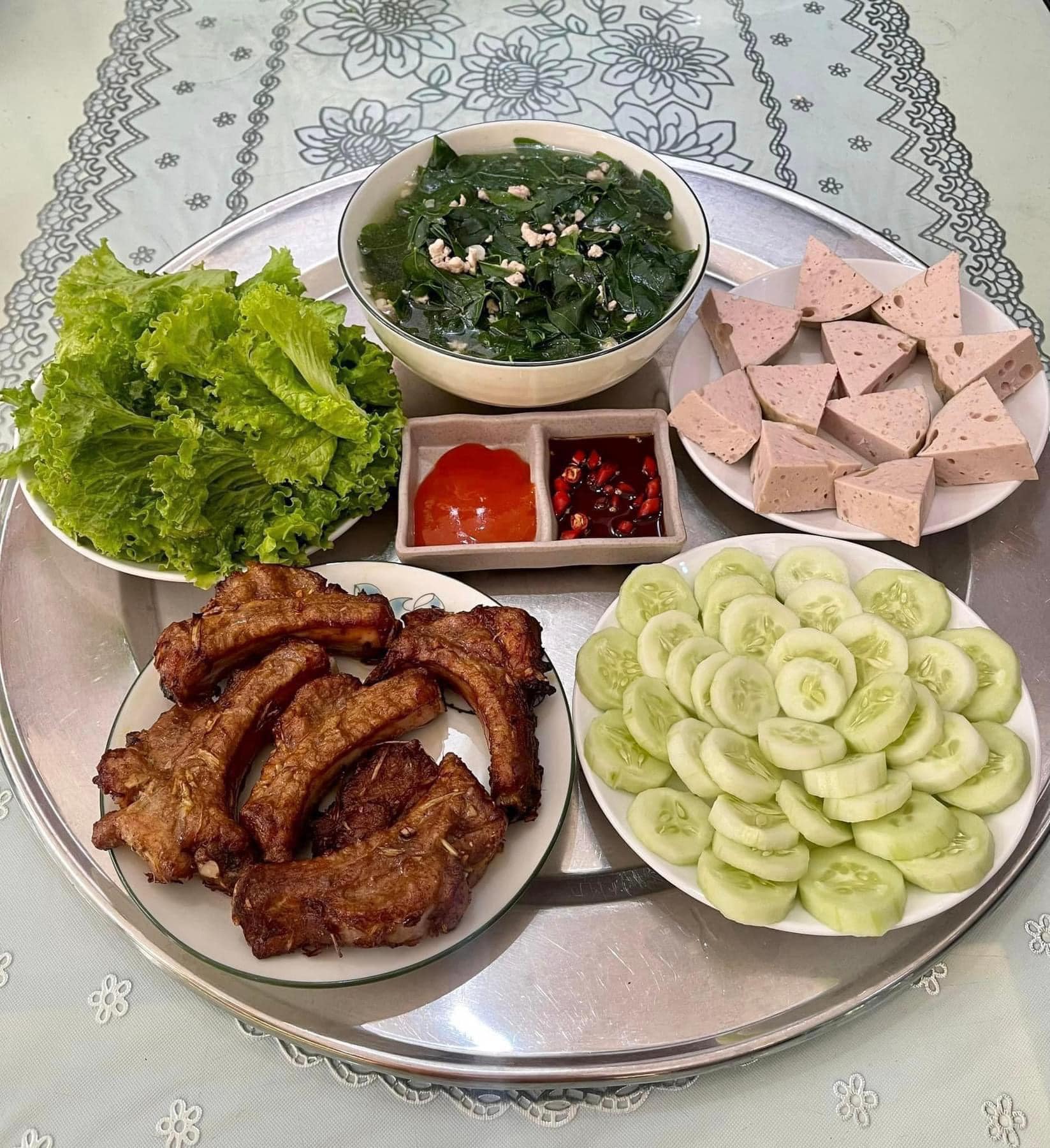 Không phải cứ ra ăn hàng là xịn, mâm cơm nhà thời 4.0 mới là lựa chọn được săn đón nhất hè này- Ảnh 33. Không phải cứ ra ăn hàng là xịn, mâm cơm nhà thời 4.0 mới là lựa chọn được săn đón nhất hè này- Ảnh 33.