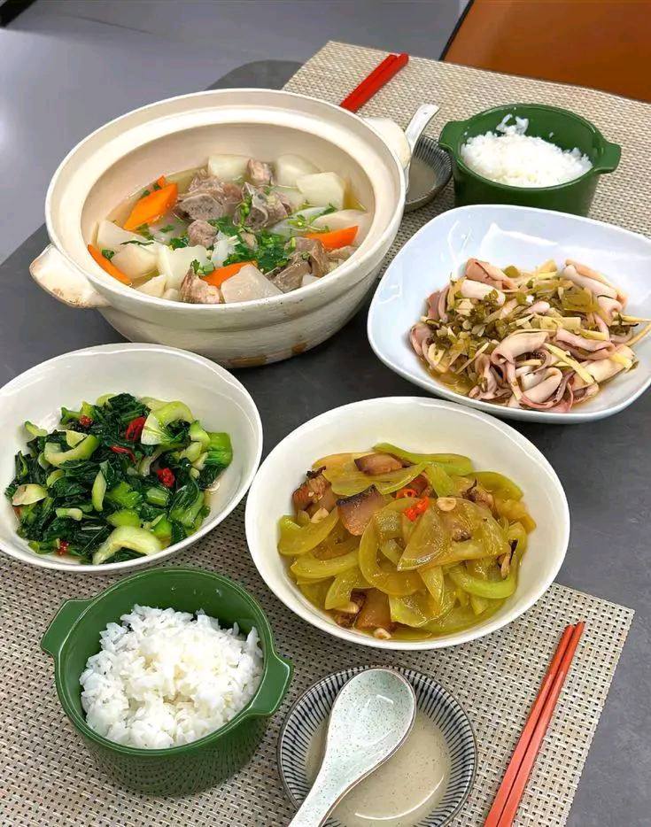Không phải cứ ra ăn hàng là xịn, mâm cơm nhà thời 4.0 mới là lựa chọn được săn đón nhất hè này- Ảnh 43. Không phải cứ ra ăn hàng là xịn, mâm cơm nhà thời 4.0 mới là lựa chọn được săn đón nhất hè này- Ảnh 43.