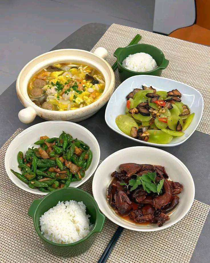 Không phải cứ ra ăn hàng là xịn, mâm cơm nhà thời 4.0 mới là lựa chọn được săn đón nhất hè này- Ảnh 45. Không phải cứ ra ăn hàng là xịn, mâm cơm nhà thời 4.0 mới là lựa chọn được săn đón nhất hè này- Ảnh 45.