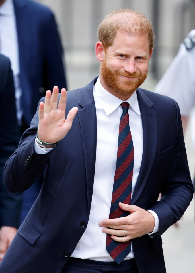 Vua Charles III 'cảnh giác' với nỗ lực hòa giải của Harry - Ảnh 2. Vua Charles III 'cảnh giác' với nỗ lực hòa giải của Harry - Ảnh 2.