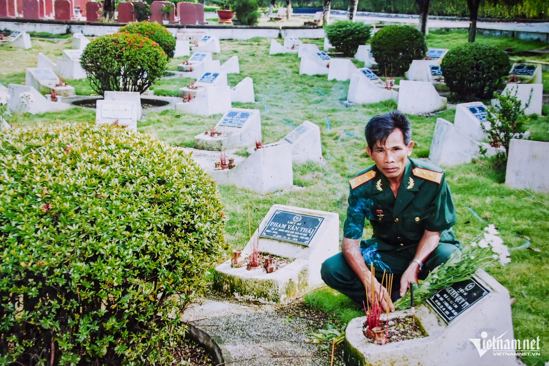 Cựu binh đau đáu lời hứa với đồng đội, 20 năm tìm được 21 hài cốt liệt sĩ - Ảnh 2. Cựu binh đau đáu lời hứa với đồng đội, 20 năm tìm được 21 hài cốt liệt sĩ - Ảnh 2.