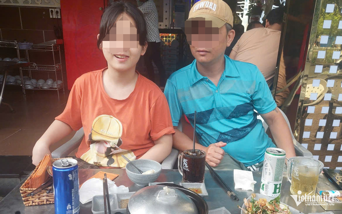 Vui buồn lẫn lộn trong ngày hội ngộ giữa người mẹ và con gái 13 tuổi bị mất tích - Ảnh 2. Vui buồn lẫn lộn trong ngày hội ngộ giữa người mẹ và con gái 13 tuổi bị mất tích - Ảnh 2.