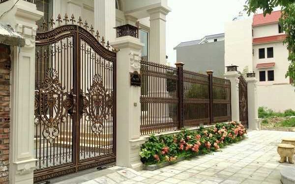 Làm cổng nên tránh thẳng vào cửa nhà, nếu không muốn ảnh hưởng đến vận khí và sức khỏe gia đình - Ảnh 3.