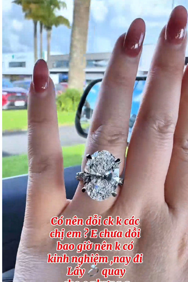 Lấy chồng Tây, nữ diễn viên phim 'Thương nhớ ở ai' sống như bà hoàng, được bạn đời tặng nhẫn kim cương xịn- Ảnh 7. Lấy chồng Tây, nữ diễn viên phim 'Thương nhớ ở ai' sống như bà hoàng, được bạn đời tặng nhẫn kim cương xịn- Ảnh 7.
