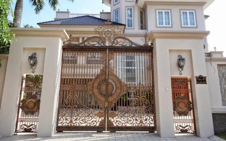 Làm cổng nên tránh thẳng vào cửa nhà, tránh gặp phải những vấn đề về sức khỏe và vận khí dưới đây
