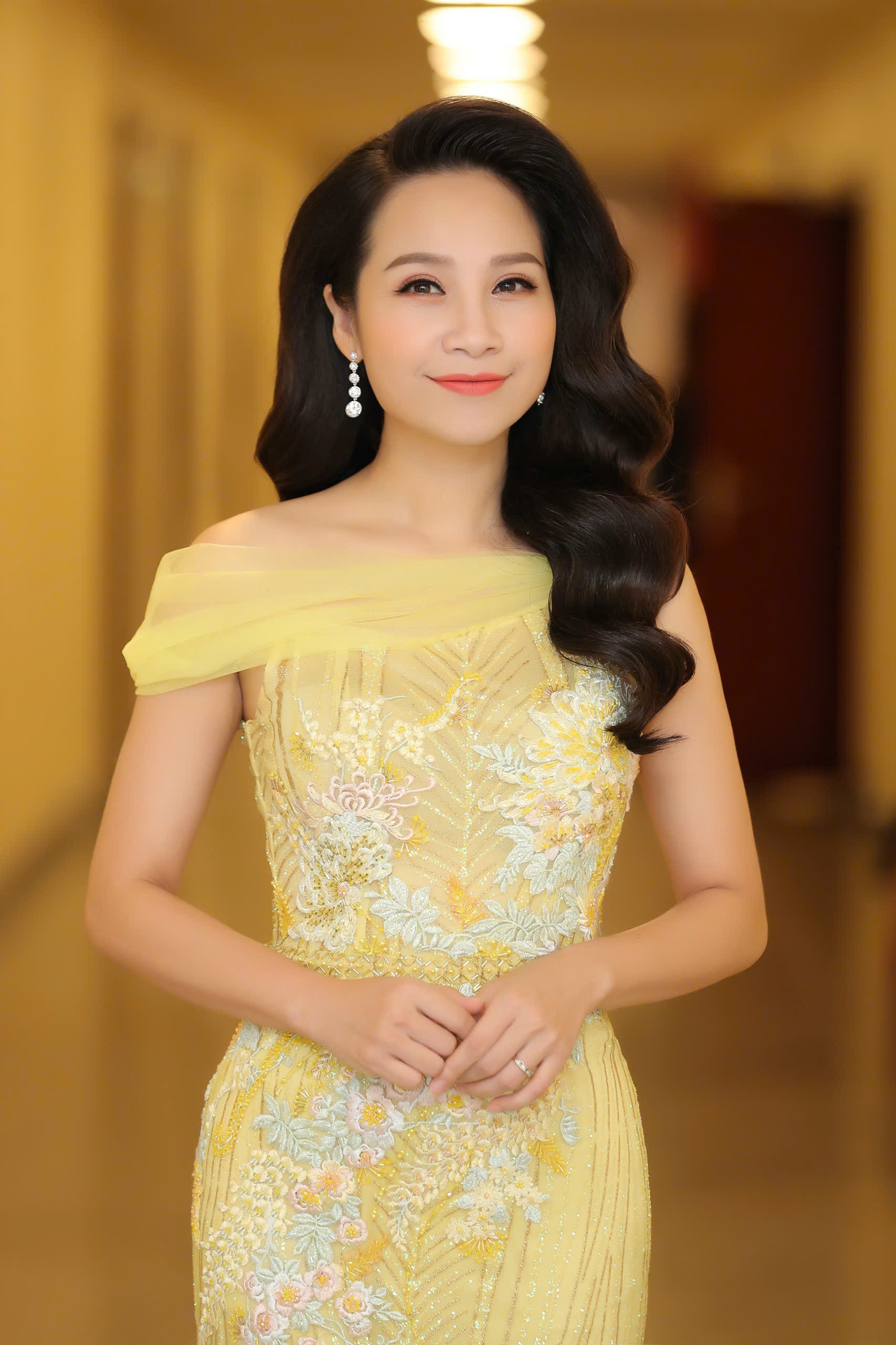 Nữ MC nổi tiếng VTV là Thạc sĩ Kinh tế đổi đơn vị sau gần 20 năm gắn bó - Ảnh 4. Nữ MC nổi tiếng VTV là Thạc sĩ Kinh tế đổi đơn vị sau gần 20 năm gắn bó - Ảnh 4.
