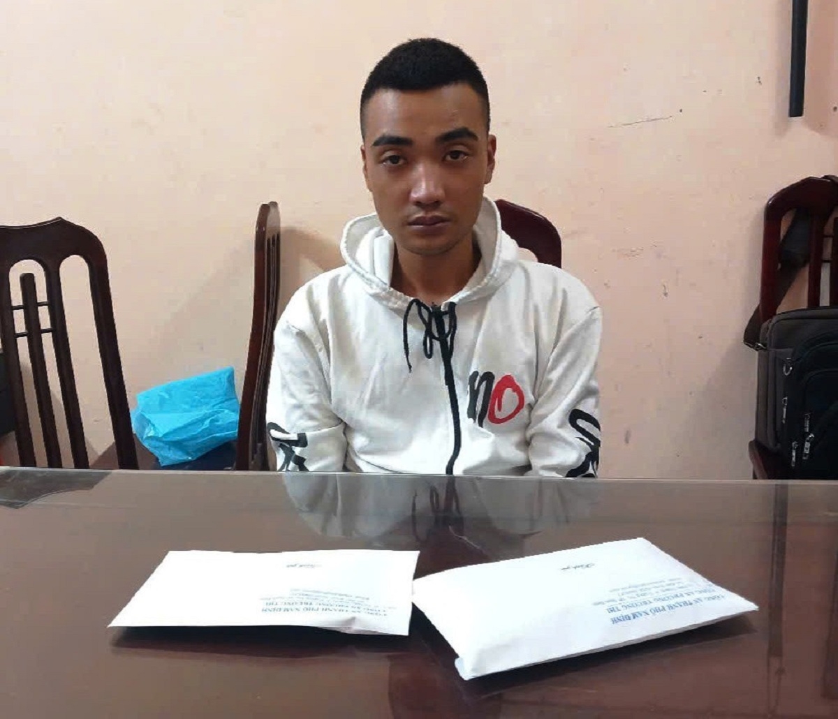 Bắt giữ đối tượng gây ra 7 vụ cướp giật điện thoại của phụ nữ - Ảnh 1. Bắt giữ đối tượng gây ra 7 vụ cướp giật điện thoại của phụ nữ - Ảnh 1.