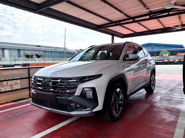 Xe gầm cao Hyundai Tucson giá 770 triệu đồng thiết kế đẹp, cạnh tranh Mazda CX-5, Honda CR-V: Có gì đặc biệt khi ra mắt tại Malaysia?- Ảnh 4. Xe gầm cao Hyundai Tucson giá 770 triệu đồng thiết kế đẹp, cạnh tranh Mazda CX-5, Honda CR-V: Có gì đặc biệt khi ra mắt tại Malaysia?- Ảnh 4.