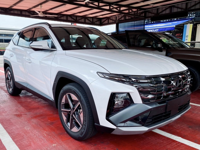 Xe gầm cao Hyundai Tucson giá 770 triệu đồng thiết kế đẹp, cạnh tranh Mazda CX-5, Honda CR-V: Có gì đặc biệt khi ra mắt tại Malaysia?- Ảnh 2. Xe gầm cao Hyundai Tucson giá 770 triệu đồng thiết kế đẹp, cạnh tranh Mazda CX-5, Honda CR-V: Có gì đặc biệt khi ra mắt tại Malaysia?- Ảnh 2.