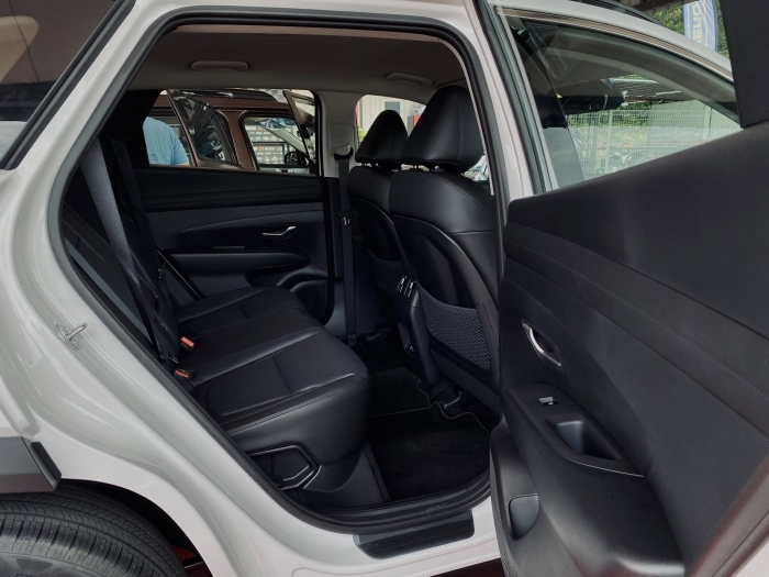Xe gầm cao Hyundai Tucson giá 770 triệu đồng thiết kế đẹp, cạnh tranh Mazda CX-5, Honda CR-V: Có gì đặc biệt khi ra mắt tại Malaysia?- Ảnh 6. Xe gầm cao Hyundai Tucson giá 770 triệu đồng thiết kế đẹp, cạnh tranh Mazda CX-5, Honda CR-V: Có gì đặc biệt khi ra mắt tại Malaysia?- Ảnh 6.