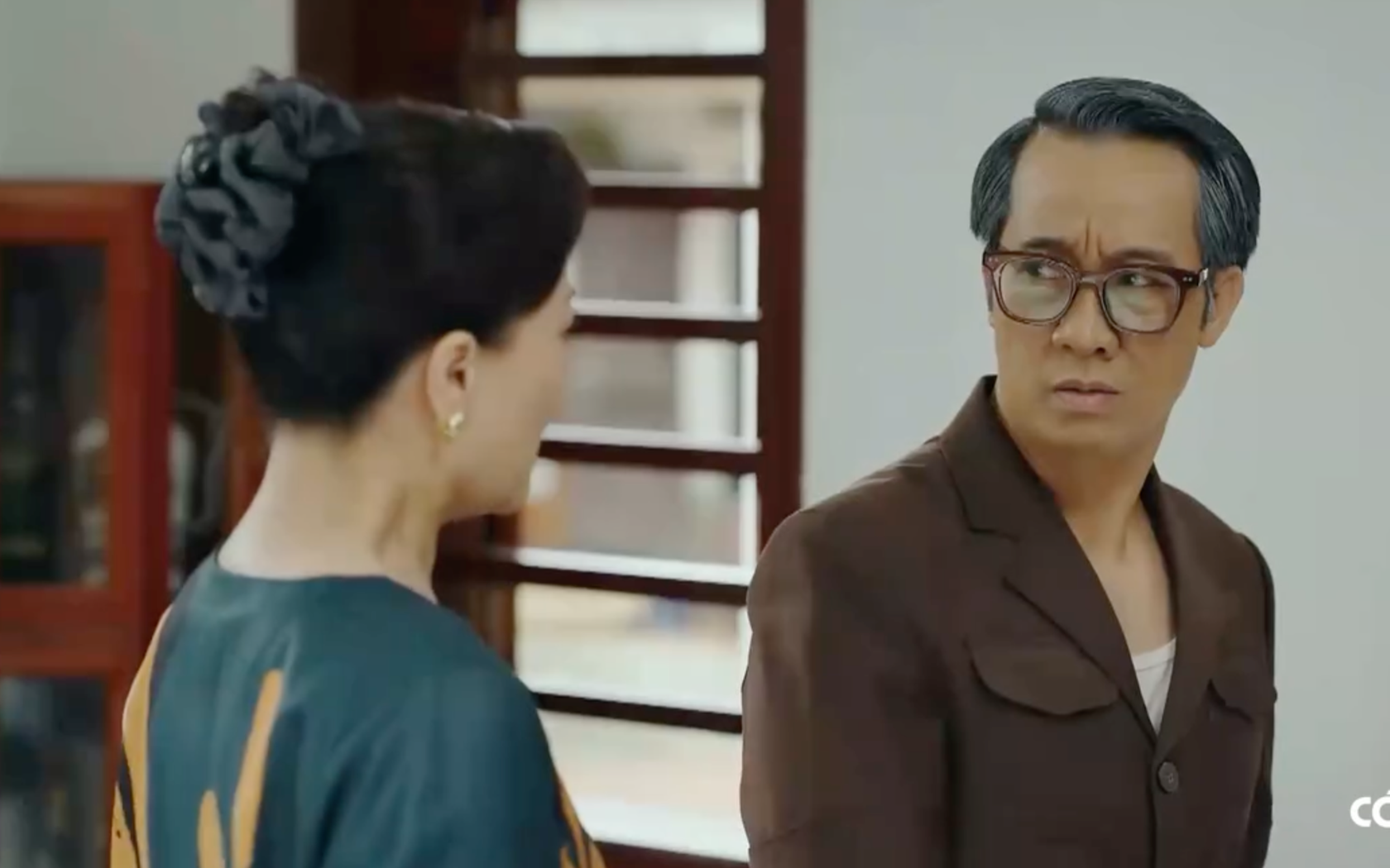 &quot;Có anh, nơi ấy bình yên&quot; mới nhất (tập 2): Chủ tịch xã né đám giỗ, Huy tới giải cứu người bị bắt cóc