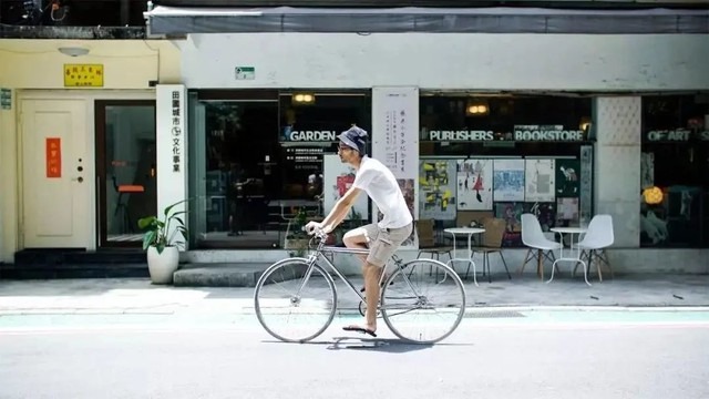 25 tuổi bỏ việc, về quê sống tối giản và viết sách: Chàng trai tìm thấy hạnh phúc thật sự - Ảnh 2. 25 tuổi bỏ việc, về quê sống tối giản và viết sách: Chàng trai tìm thấy hạnh phúc thật sự - Ảnh 2.