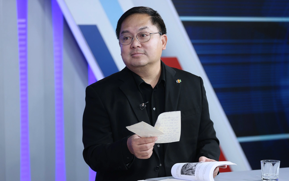 hoang-nam-tien-17539791815971477922000-0-0-597-955-crop-17539793585711823081165.png