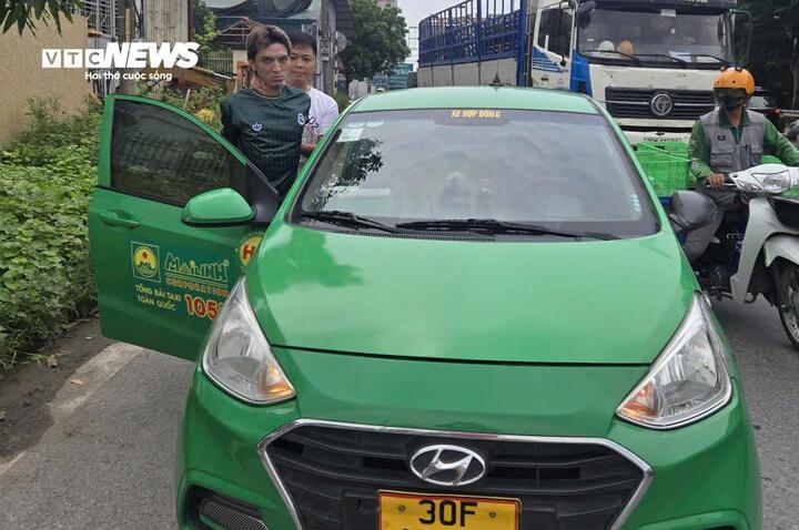 Rapper Bình Gold khai: Cướp taxi vì vội về Quảng Ninh chơi với bạn - Ảnh 1. Rapper Bình Gold khai: Cướp taxi vì vội về Quảng Ninh chơi với bạn - Ảnh 1.