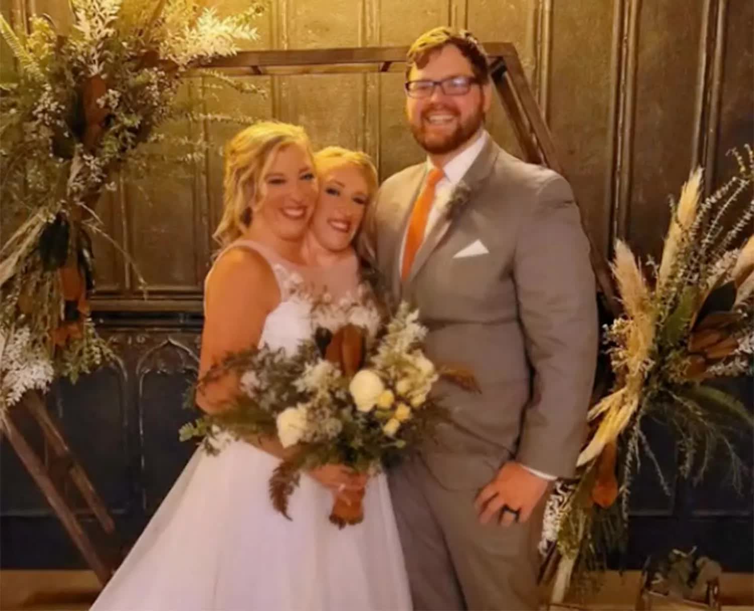 d-brittany-hensel-married-101124-2-e856b19c8756460183929449bd1ca775-17513587117801344874684-1751368152698-17513681530751800878902-1751598809007-1751598809914154866449.jpg