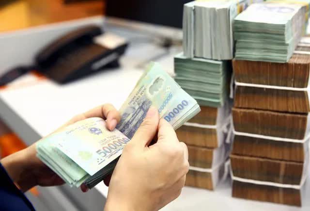 Xuất hiện ngân hàng lãi suất cao tới 7,7%: Gửi 500 triệu đồng 12 tháng nhận bao nhiêu tiền lãi?- Ảnh 2. Xuất hiện ngân hàng lãi suất cao tới 7,7%: Gửi 500 triệu đồng 12 tháng nhận bao nhiêu tiền lãi?- Ảnh 2.