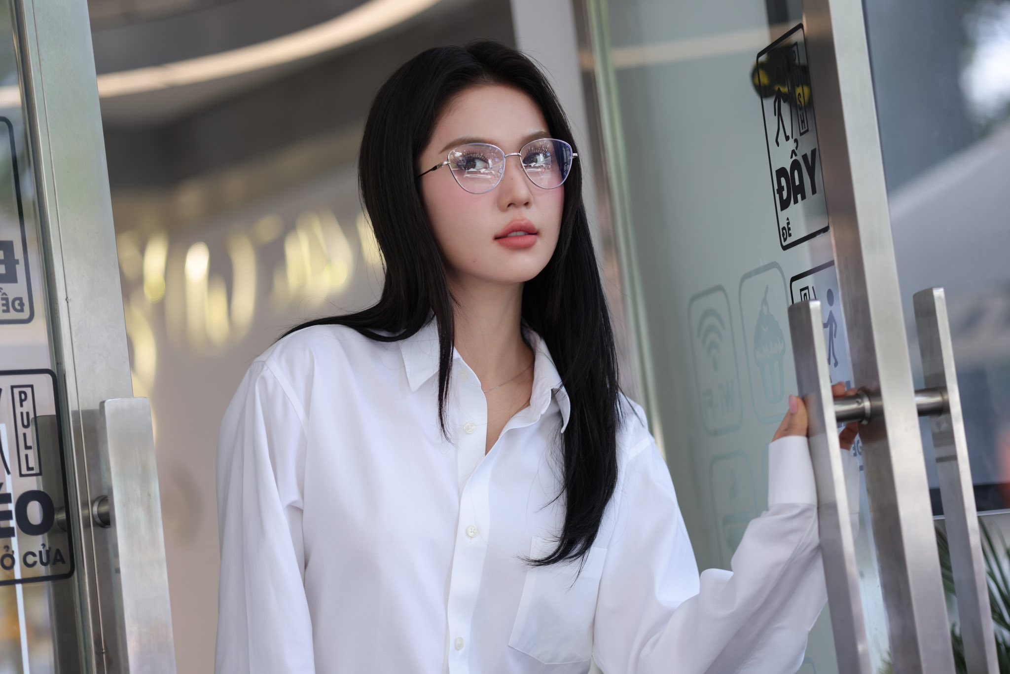 Người đẹp quê Trà Vinh đăng quang hoa hậu cách đây 14 năm: Hào quang bị lu mờ, cố gắng vực dậy sau sai lầm- Ảnh 6.