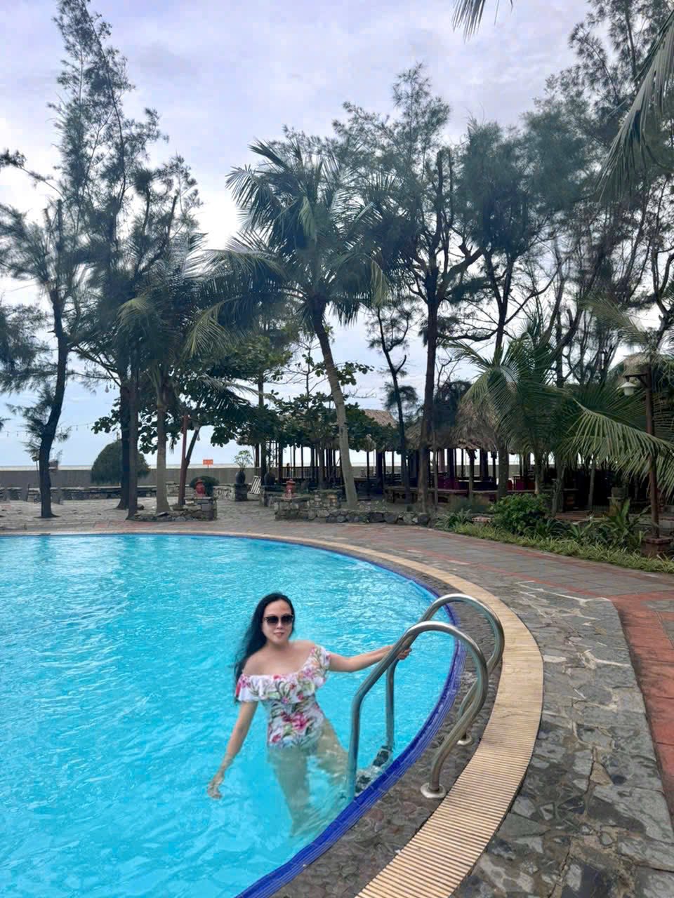 'Tình cũ' Quách Ngọc Ngoan diện bikini khoe sắc vóc nuột như gái đôi mươi- Ảnh 5.