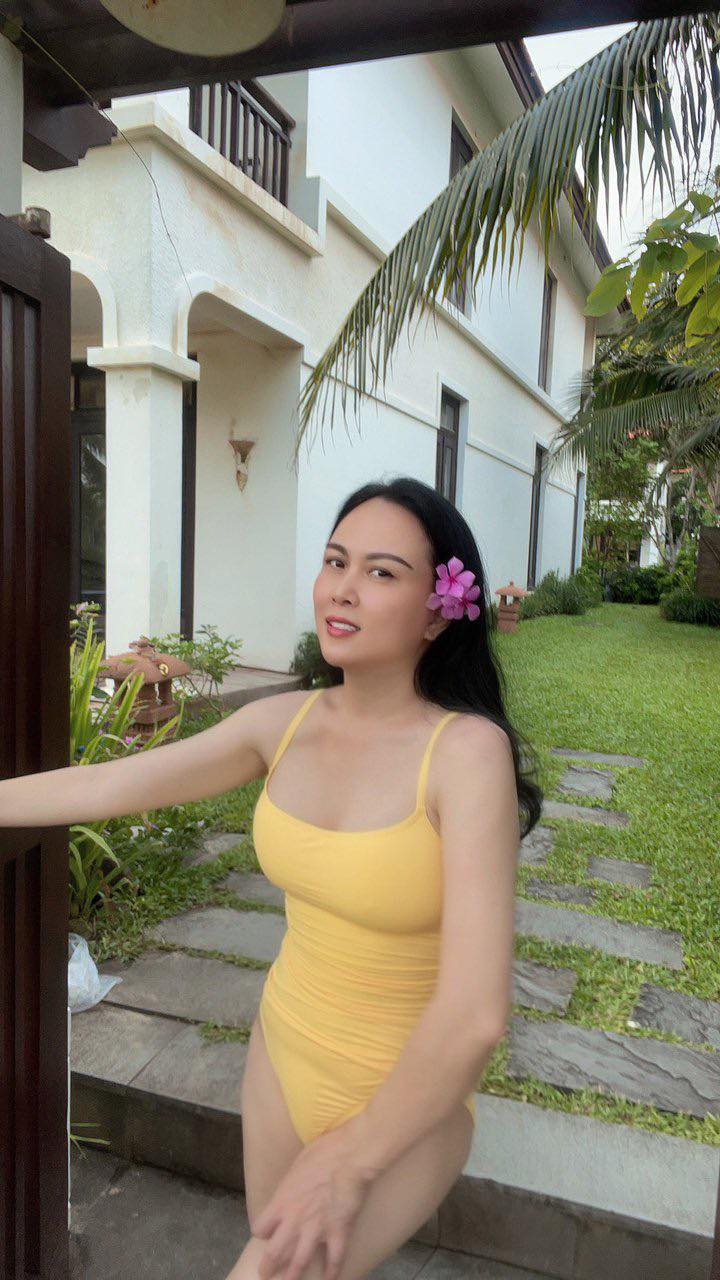 'Tình cũ' Quách Ngọc Ngoan diện bikini khoe sắc vóc nuột như gái đôi mươi- Ảnh 6.