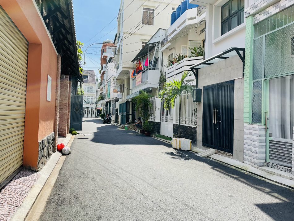 Mua nhà hẻm trục thẳng cần lưu ý gì để  tránh sát khí, ảnh hưởng sức khỏe, tài vận - Ảnh 2.