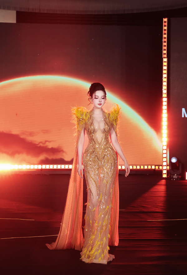 Mrs Asia International 2024 Kiều Vũ: Tôi không cạnh tranh về vẻ ngoài, mà tập trung làm đẹp bằng trí tuệ- Ảnh 2. Mrs Asia International 2024 Kiều Vũ: Tôi không cạnh tranh về vẻ ngoài, mà tập trung làm đẹp bằng trí tuệ- Ảnh 2.
