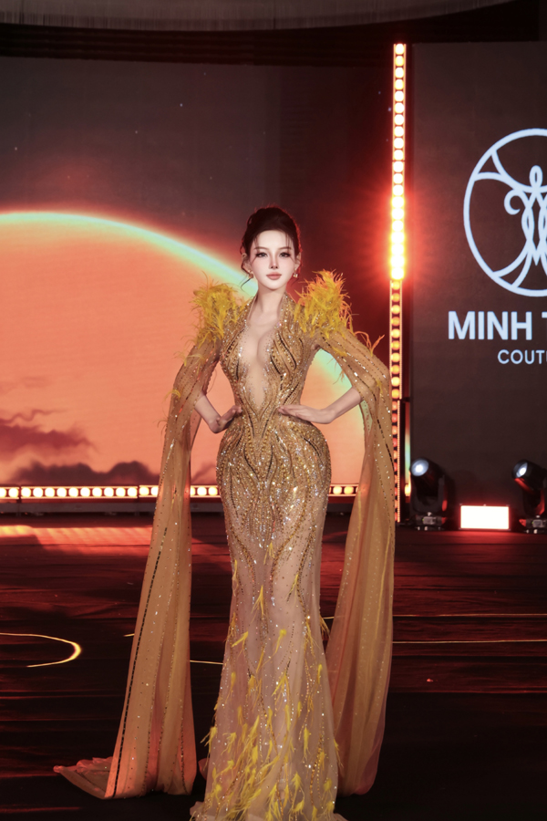 Mrs Asia International 2024 Kiều Vũ: Tôi không cạnh tranh về vẻ ngoài, mà tập trung làm đẹp bằng trí tuệ- Ảnh 4. Mrs Asia International 2024 Kiều Vũ: Tôi không cạnh tranh về vẻ ngoài, mà tập trung làm đẹp bằng trí tuệ- Ảnh 4.