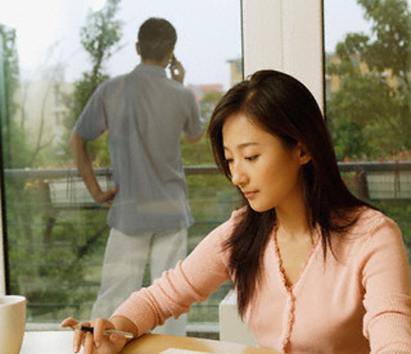 Biết vợ có tiền riêng, chồng âm thầm gửi tiền hàng tháng cho mẹ đẻ... giữ hộ- Ảnh 2. Biết vợ có tiền riêng, chồng âm thầm gửi tiền hàng tháng cho mẹ đẻ... giữ hộ- Ảnh 2.