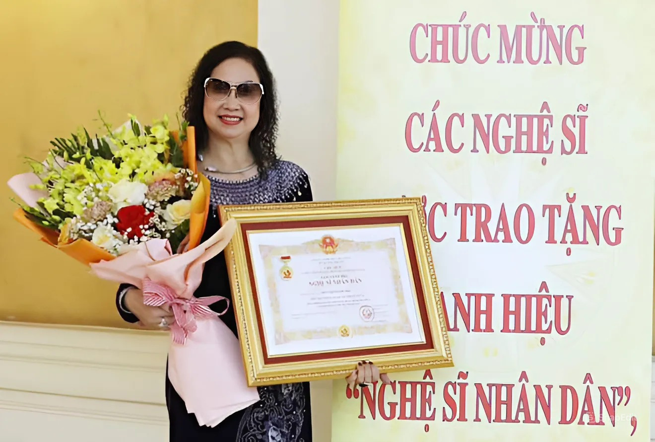 Gia tộc 4 Nghệ sĩ nhân dân, có người 90 tuổi vẫn cất cao tiếng hát - Ảnh 3. Gia tộc 4 Nghệ sĩ nhân dân, có người 90 tuổi vẫn cất cao tiếng hát - Ảnh 3.