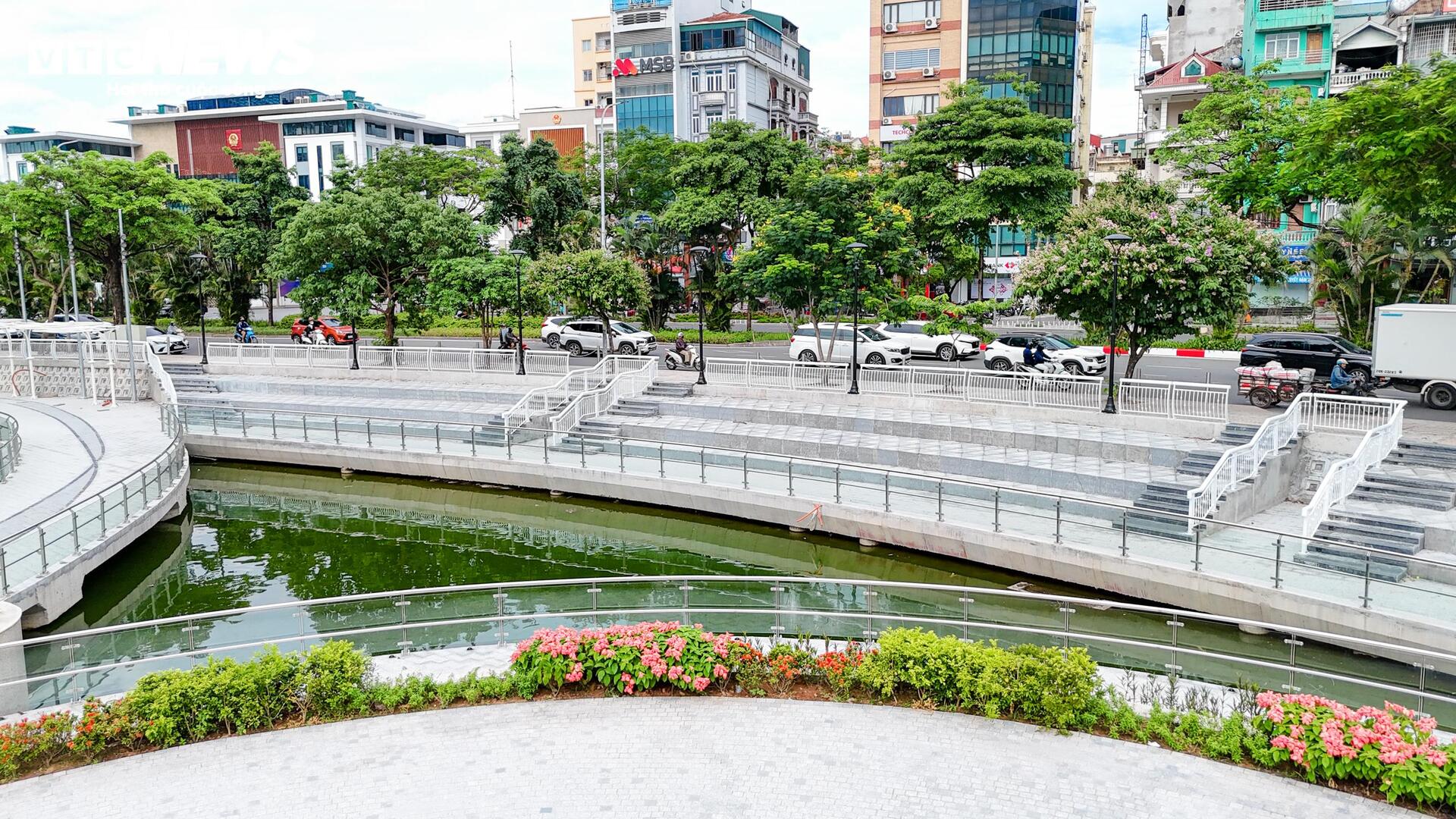 ho-hoang-cau-la-phoi-xanh-giua-long-thu-do-lot-xac-du-kien-ve-dich-thang-8-2025-7-00192126-1751772373700-175177237391376599894.jpg