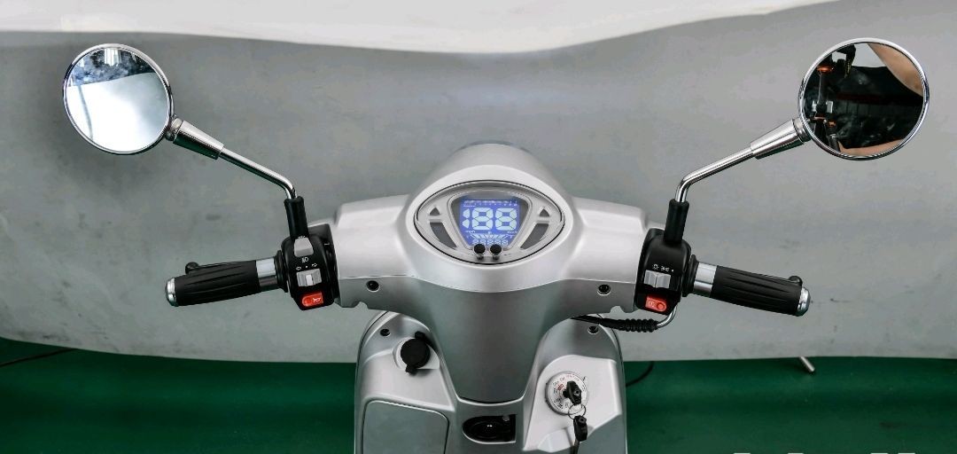 Xe ga 150cc giá 18 triệu đồng đẹp cổ điển, động cơ khỏe như SH 150i, giá rẻ hơn Vision, chỉ tầm Wave Alpha- Ảnh 4. Xe ga 150cc giá 18 triệu đồng đẹp cổ điển, động cơ khỏe như SH 150i, giá rẻ hơn Vision, chỉ tầm Wave Alpha- Ảnh 4.