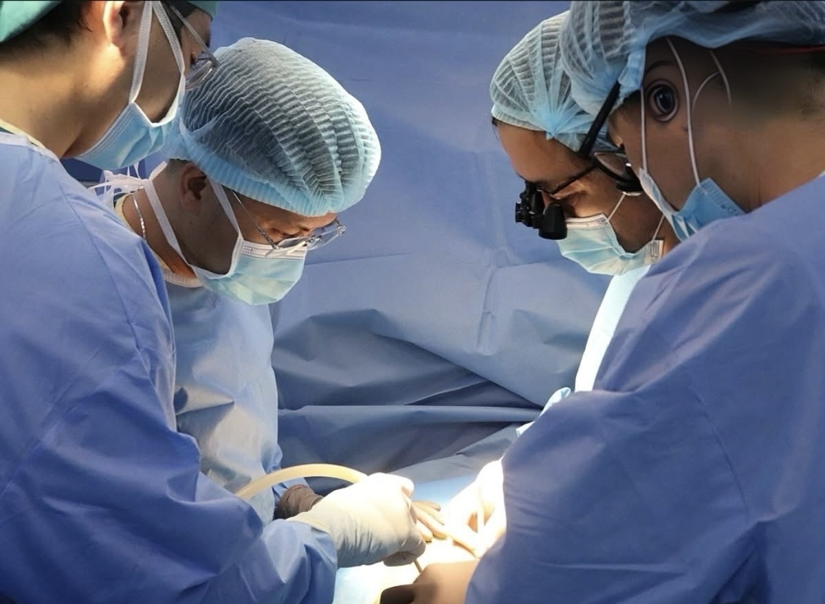 Mẹ hiến tạng cứu con gái 11 tuổi suy thận giai đoạn cuối - Ảnh 1. Mẹ hiến tạng cứu con gái suy thận giai đoạn cuối - Ảnh 1.