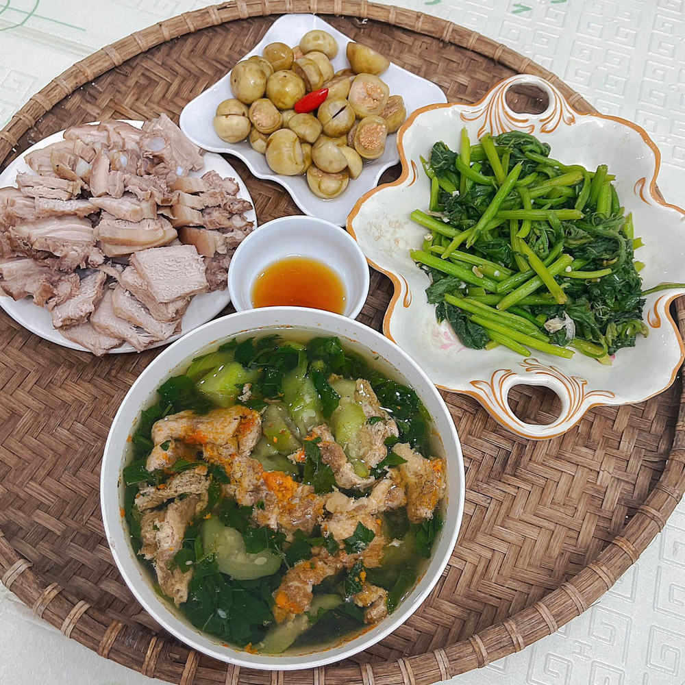 Thương vợ thiệt thòi, chồng hết lòng bù đắp bằng những mâm cơm đầm ấm - Ảnh 2. Thương vợ thiệt thòi, chồng hết lòng bù đắp bằng những mâm cơm đầm ấm - Ảnh 2.