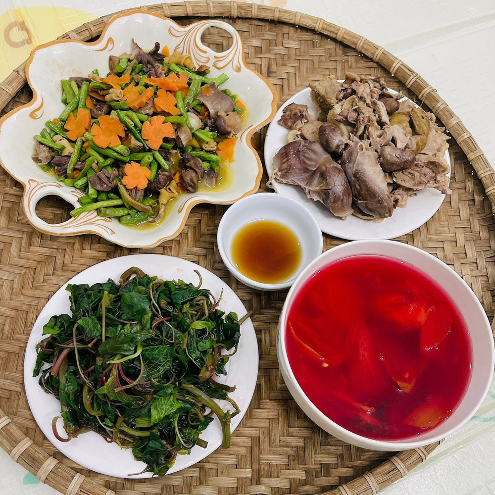 Thương vợ thiệt thòi, chồng hết lòng bù đắp bằng những mâm cơm đầm ấm - Ảnh 5. Thương vợ thiệt thòi, chồng hết lòng bù đắp bằng những mâm cơm đầm ấm - Ảnh 5.