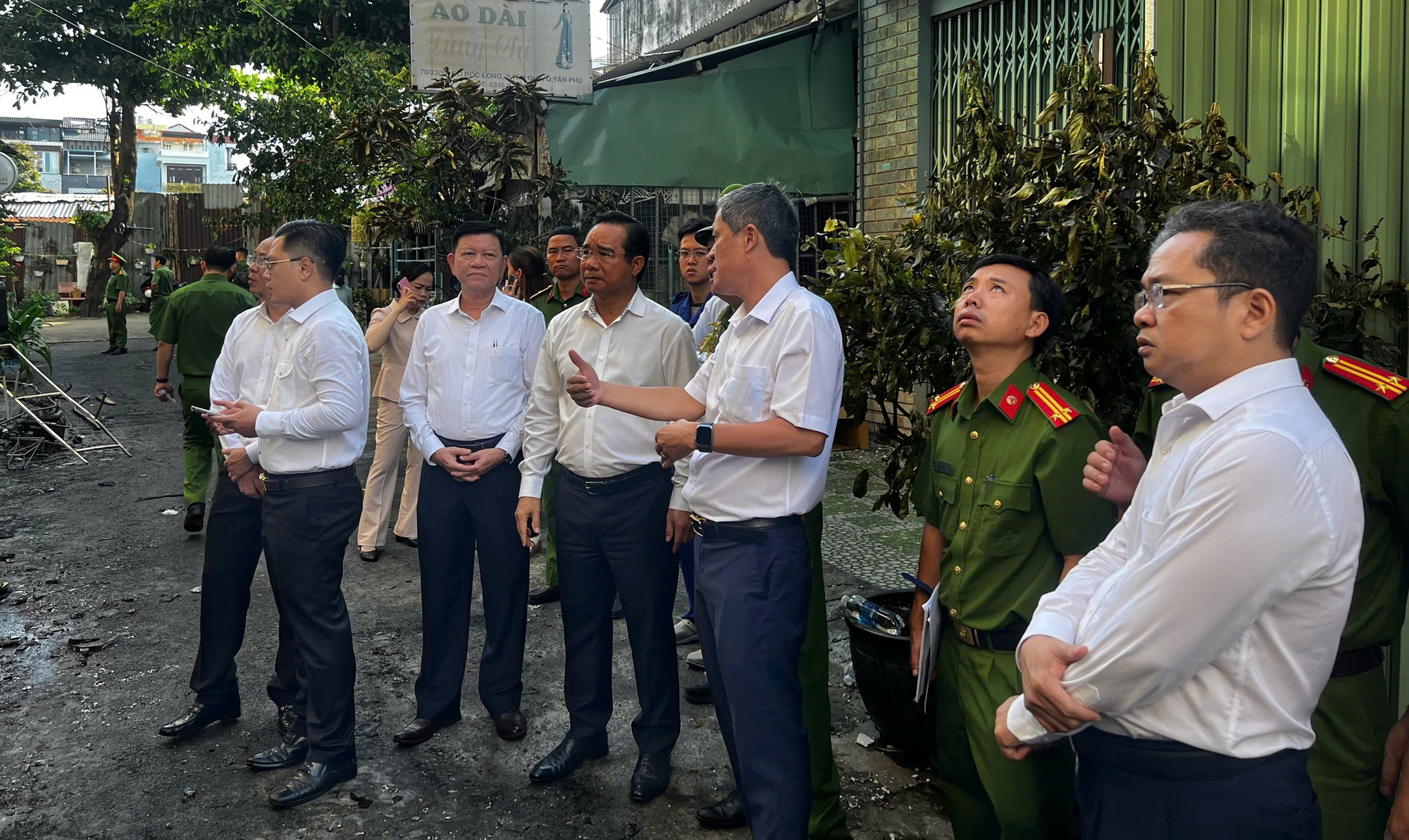 Chủ tịch UBND TPHCM chỉ đạo khắc phục vụ cháy làm 8 người tử vong tại cư xá Độc Lập- Ảnh 1. Chủ tịch UBND TPHCM chỉ đạo khắc phục vụ cháy làm 8 người tử vong tại cư xá Độc Lập- Ảnh 1.