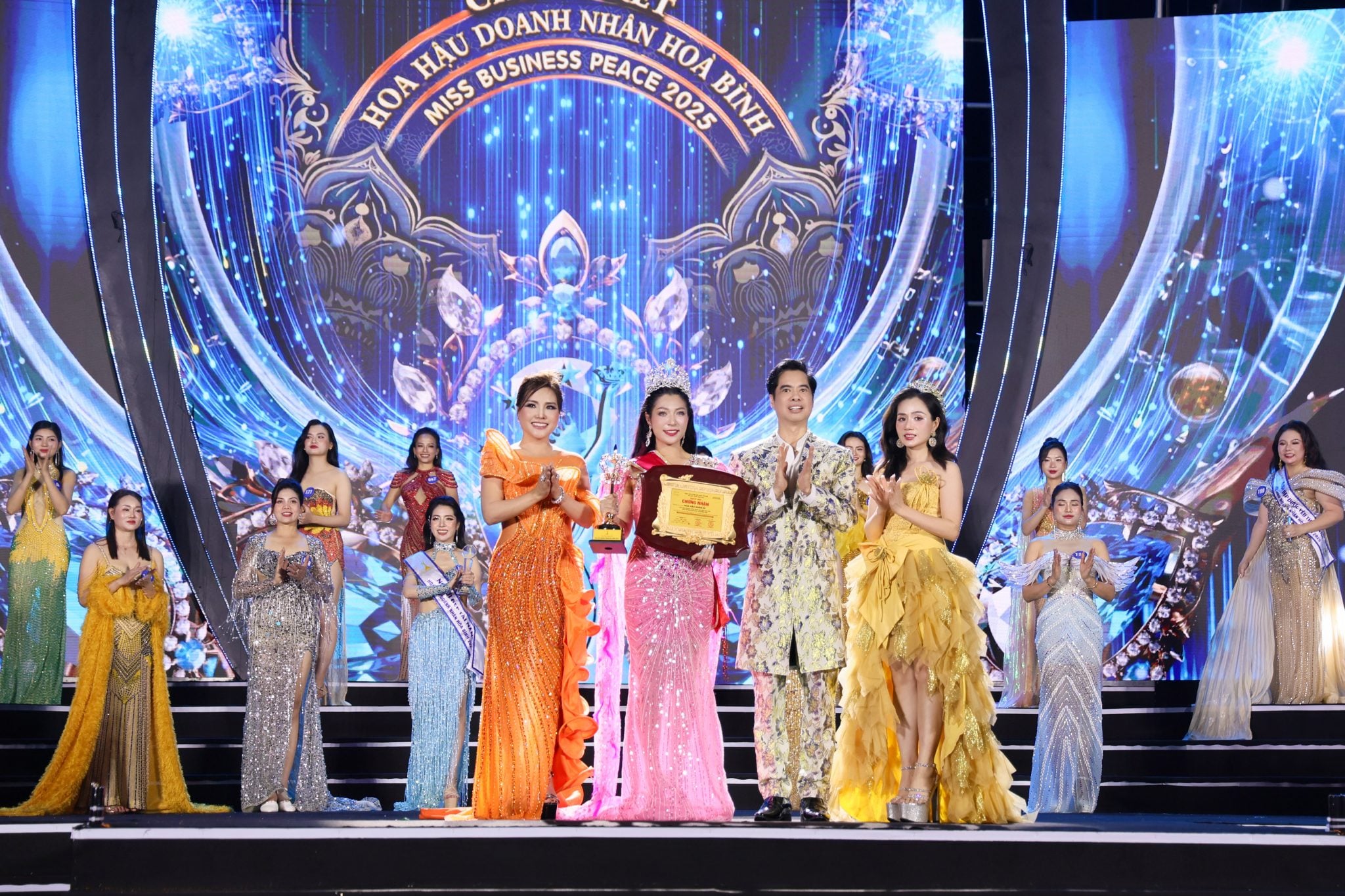 Người đẹp Hải Phòng giành danh hiệu Hoa hậu Nhân ái Hoa hậu Doanh nhân Hòa bình 2025 - Ảnh 2.